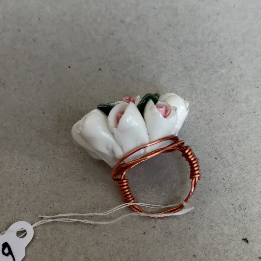 WIRE WRAPPED FLOWER RING - Picture 3 of 3